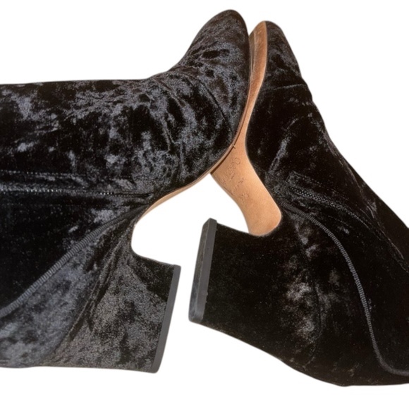 Jimmy Choo Made in Italy Women’s Black Velvet Zip Up Fashion Booties Sz-37.5 - Picture 6 of 10
